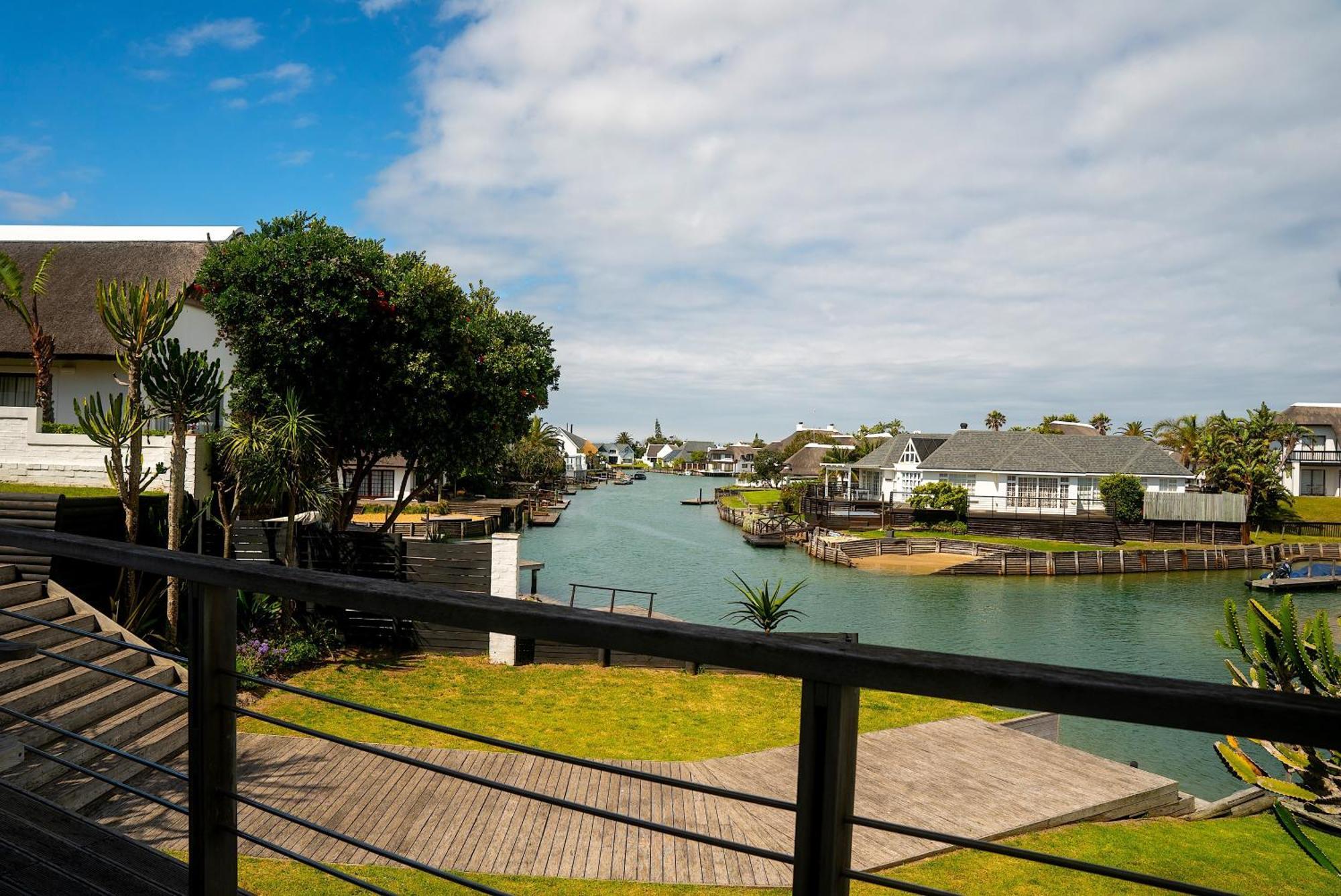 Canal Guest House - Waterfront Boutique Bed & Breakfast - Solar Power St Francis Bay Zewnętrze zdjęcie